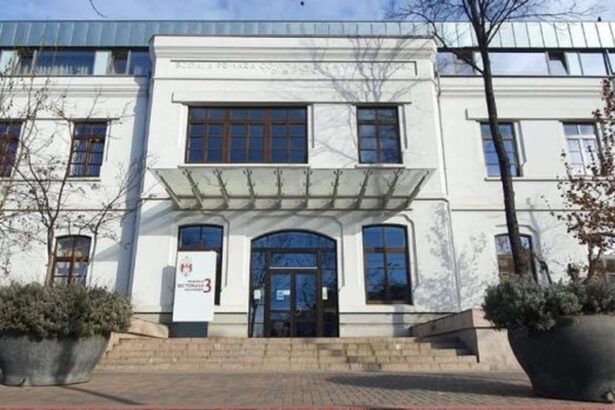 primaria sectorului 3 organizeaza o licitatie pentru cumpararea si montarea a 40 de statii de incarcare 69b532ed9eab4