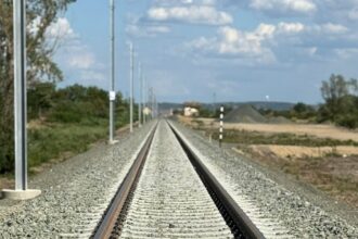 tren metropolitan cluj napoca oferte din romania polonia si kazahstan pentru inlocuirea de sine pe 50 km de cale ferata 69a5c82f9cdd0