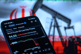 pariu de aproape 950 milioane de dolari pe scaderea pretului petrolului cu cateva ore inainte de armistitiul sua iran 69d75c37b187f