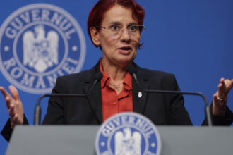 video ioana dogioiu explica de ce a fost redusa acciza doar la motorina reprezinta 75 din consum are cel mai mare impact in inflatie 69cfee0d1b3a4