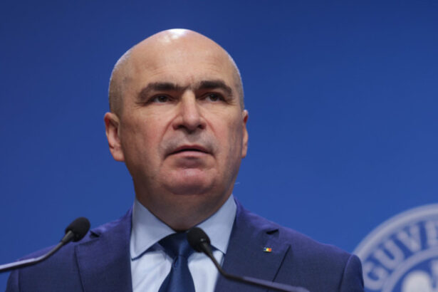 video bolojan l am mandatat pe ministrul pislaru sa negocieze cu comisia europeana cresterea esalonata a salariilor demnitarilor 6a170a029f151
